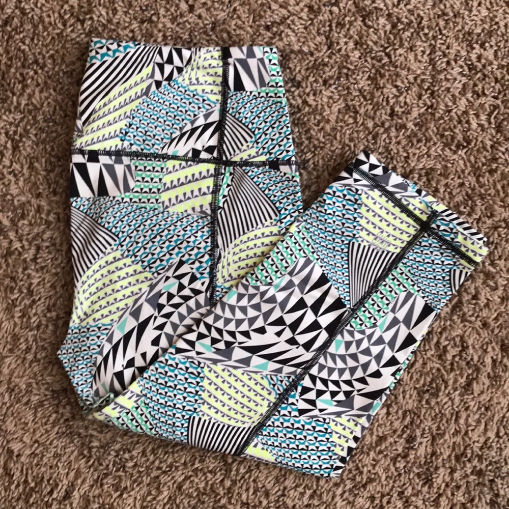 VSX High Rise Cropped Knockout Leggings